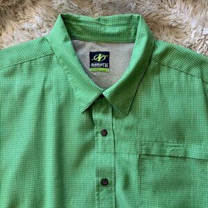 Nordic Track  Short Sleeve Button Up Green Plaid Shirt With Pocket Men’s Size XL